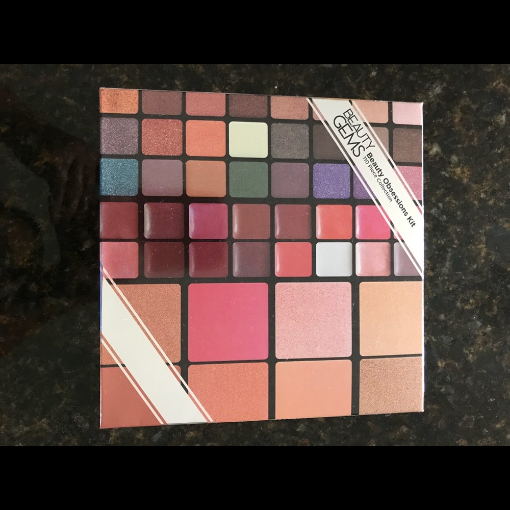 Ultra Beauty Gems Beauty Obsessions Kit 110 Piece